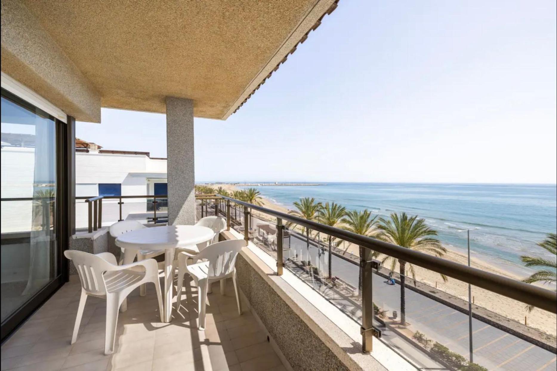 Beach Apartment In Calafell Esterno foto